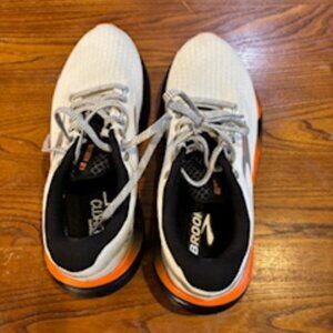Orange white black Brooks Glycerin 21 tennis shoes size 9.5